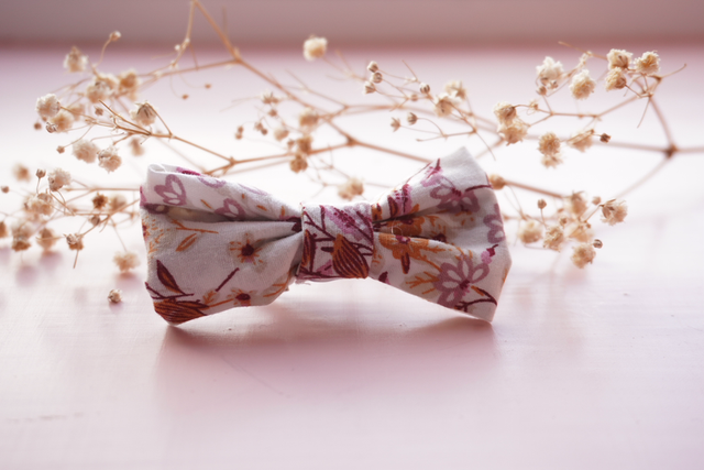 White Floral Mini Bow 
