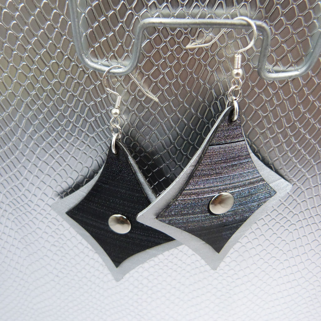 Boucle d&#039;oreille vinyle &quot;Lowsange&quot; argentée