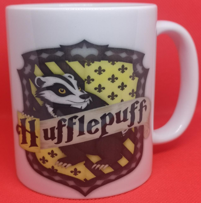 Custom Unofficial Printed Harry Potter Painted Hufflepuff Crest 11oz Boxed Mug. 