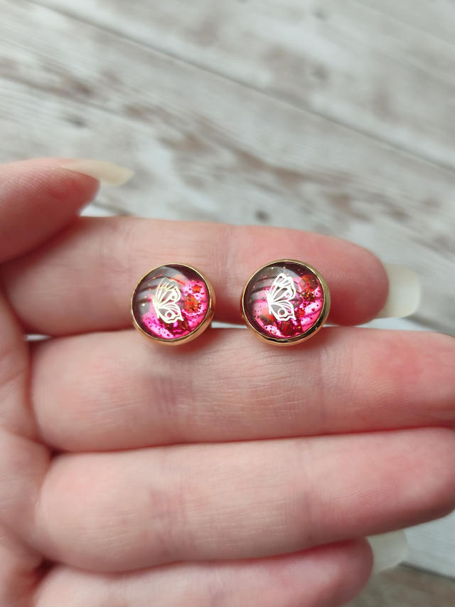 Boucles d&#039;oreilles puces rose et papillons 1.1 cm