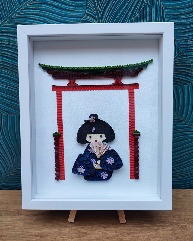 Poupée japonaise et Torii