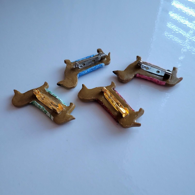 Brooch: Mini Dachshund with glitter coat brooch