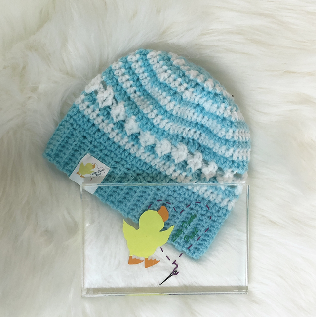 Turquoise &amp; White Bobble Hat