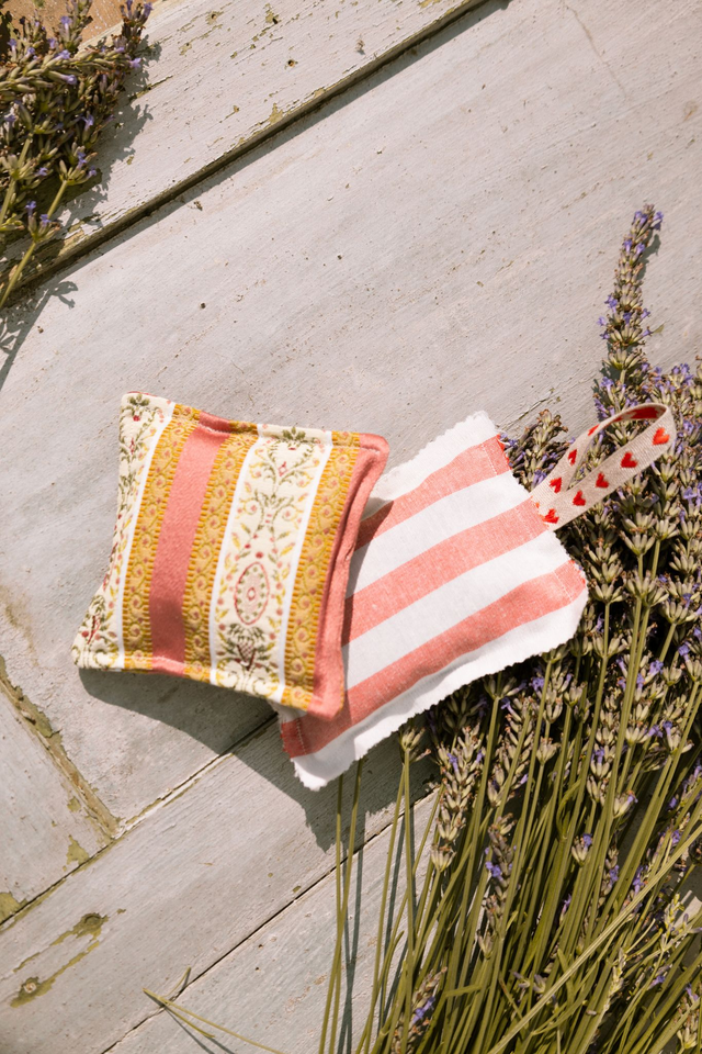 Sacchetto profuma-cassetti