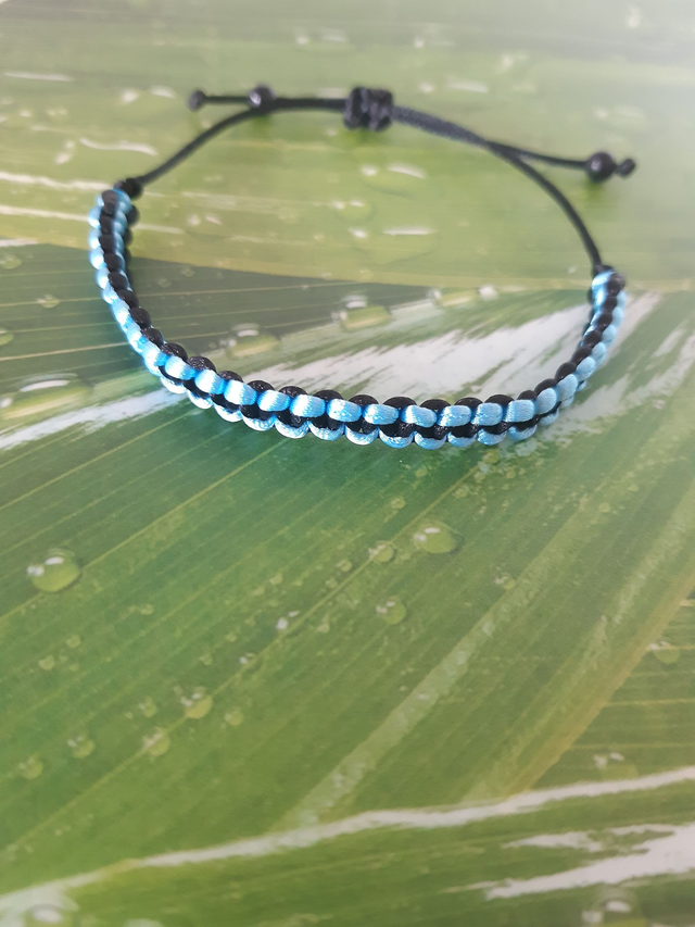 Armband hellblau schwarz