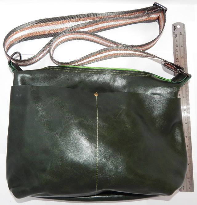 SOLD Large Leather zipped handbag Green
