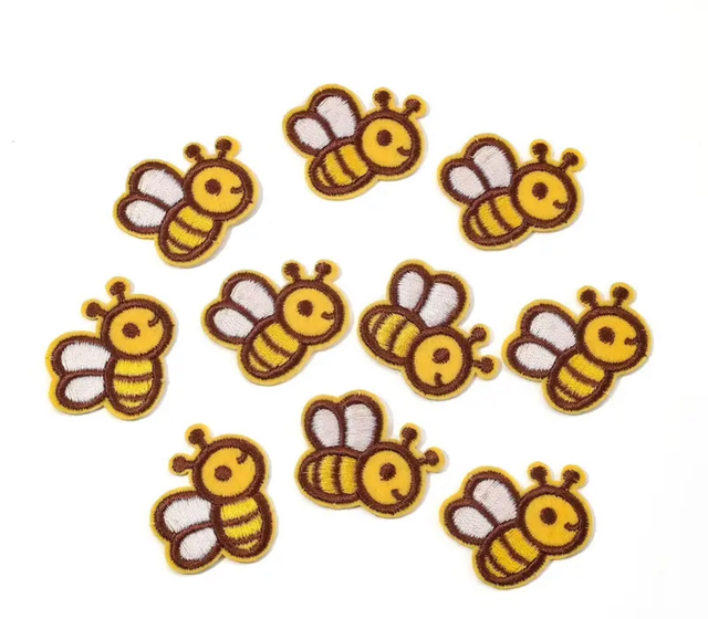 Small bee embroidery patch 