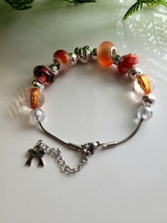 Bracelet: Amber lampwork bead design