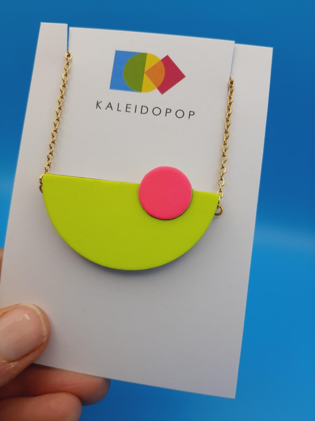 Semi-circular pendant  - yellow / pink