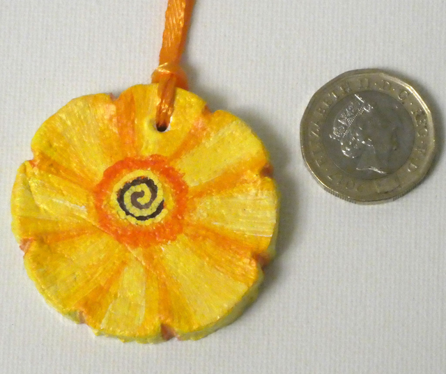 Wonderful "Animal Inspirations" Hanging Gift. "Yellow Cosmos". With an inspirational motto on the reverse.