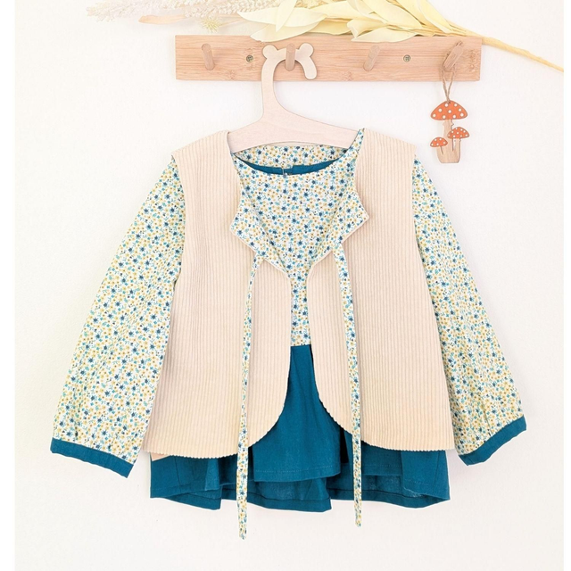 Noël – Ensemble blouse + gilet – Taille 2 ans – Tissu coton vert à fleurs vertes