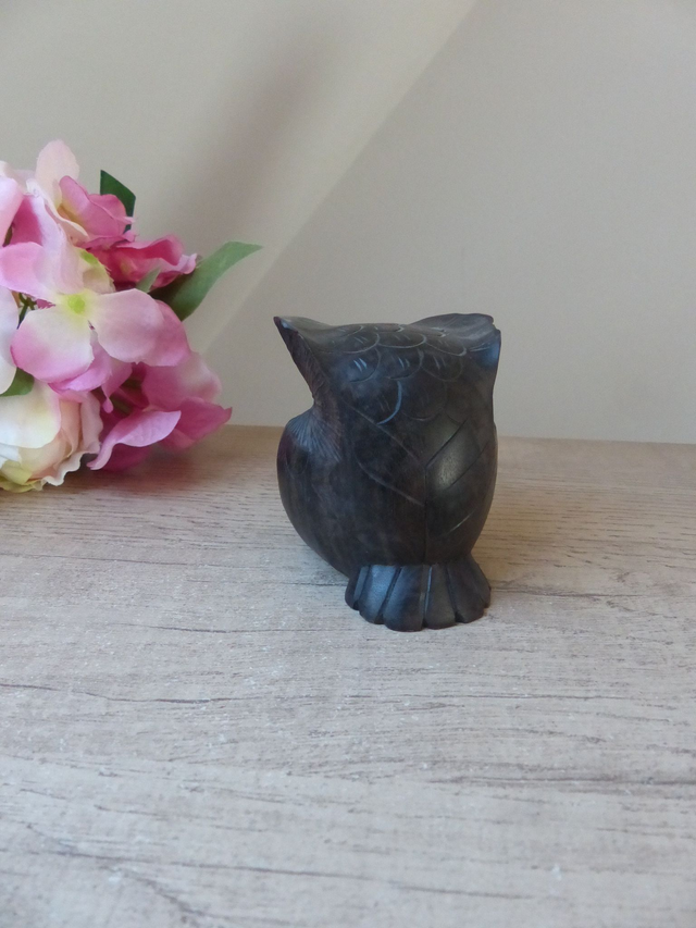 Figurine Vintage Chouette / Hibou Sculptée à la Main – Bois Dur et Plein – Décoration Bureau ou Collection – Artisanat Asiatique