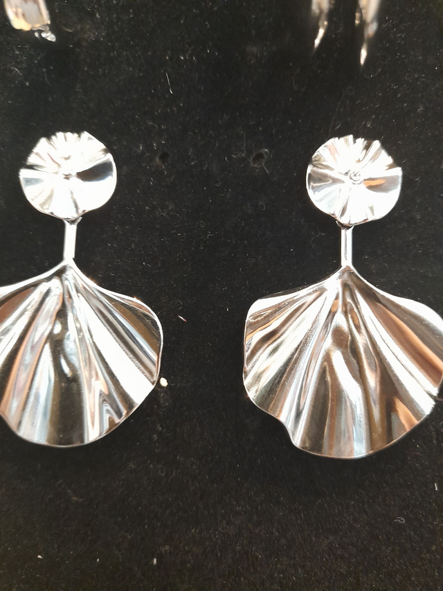  Pendientes largos forma de concha