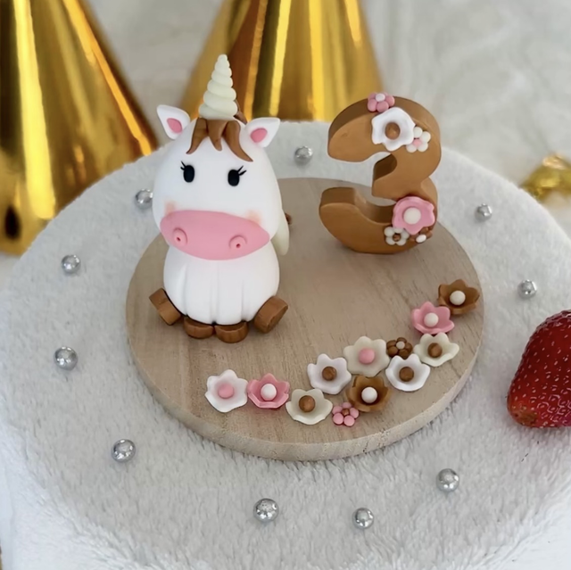 Décoration d&#039;anniversaire personnalisable licorne