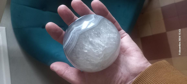 Agate cristallisée sphère 10 cm