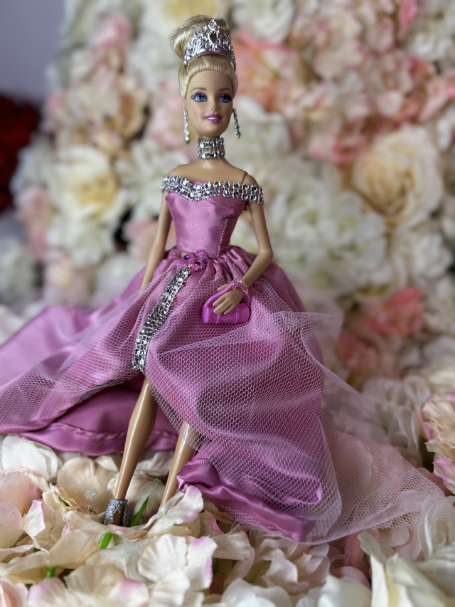 Poupée Princesse Rose Fait Main | Robe Satin Tulle Strass | Diadème Couronne | Poupée Artisanale Collection | Cadeau Unique Enfant