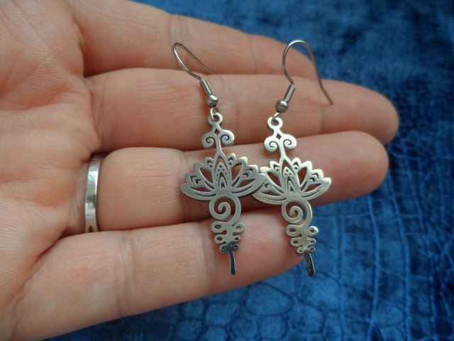 Boucles d'oreilles Unalome