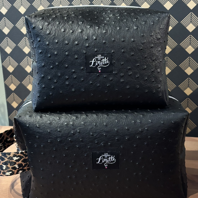 La trousse Complice Maxi – Noir effet autruche & poignée léopard 🖤🐆