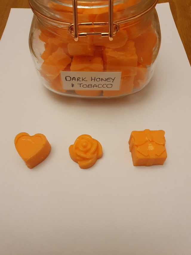 Dark Honey &amp; Tobacco Soy Wax Melt Individual