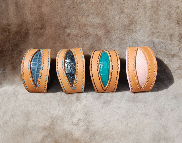 Bracelets en cuir tannage végétal collection insert divers cuirs - Arrêt de gamme.