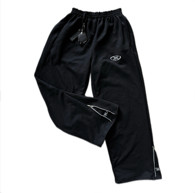 BLACK BAGGY PANT SHADOW REVEAL