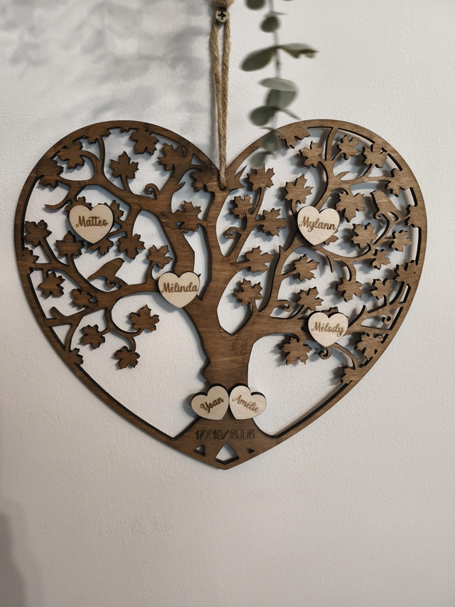 Arbre de vie en cœur personnalisé – Cadeau symbolique en bois