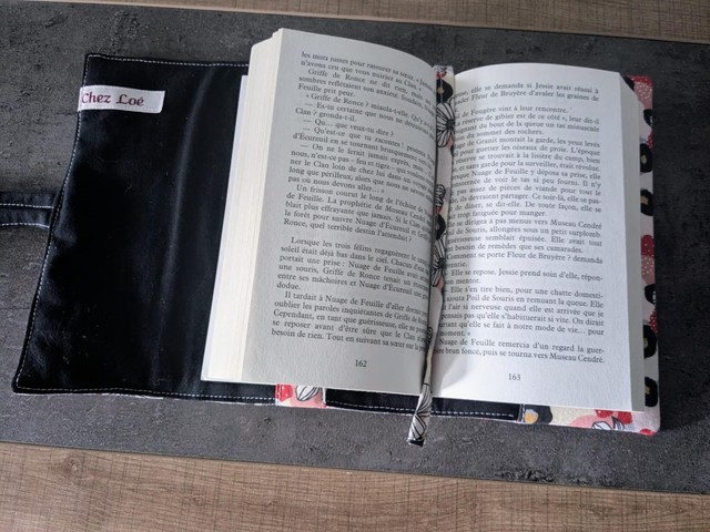 Protège livre de poche