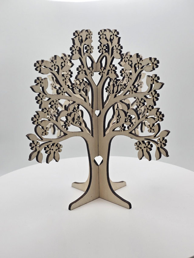 Eleganter Schmuckbaum aus Holz - Dekoration & Organizer in einem