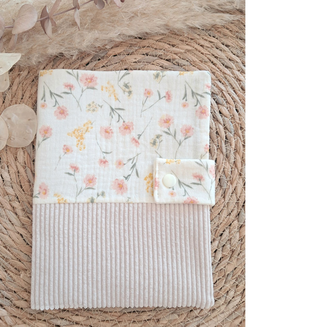 Protège carnet de santé &quot;fleurs de printemps&quot;
