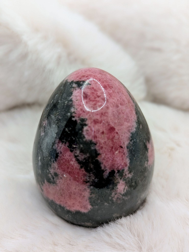 Œuf en Rhodonite