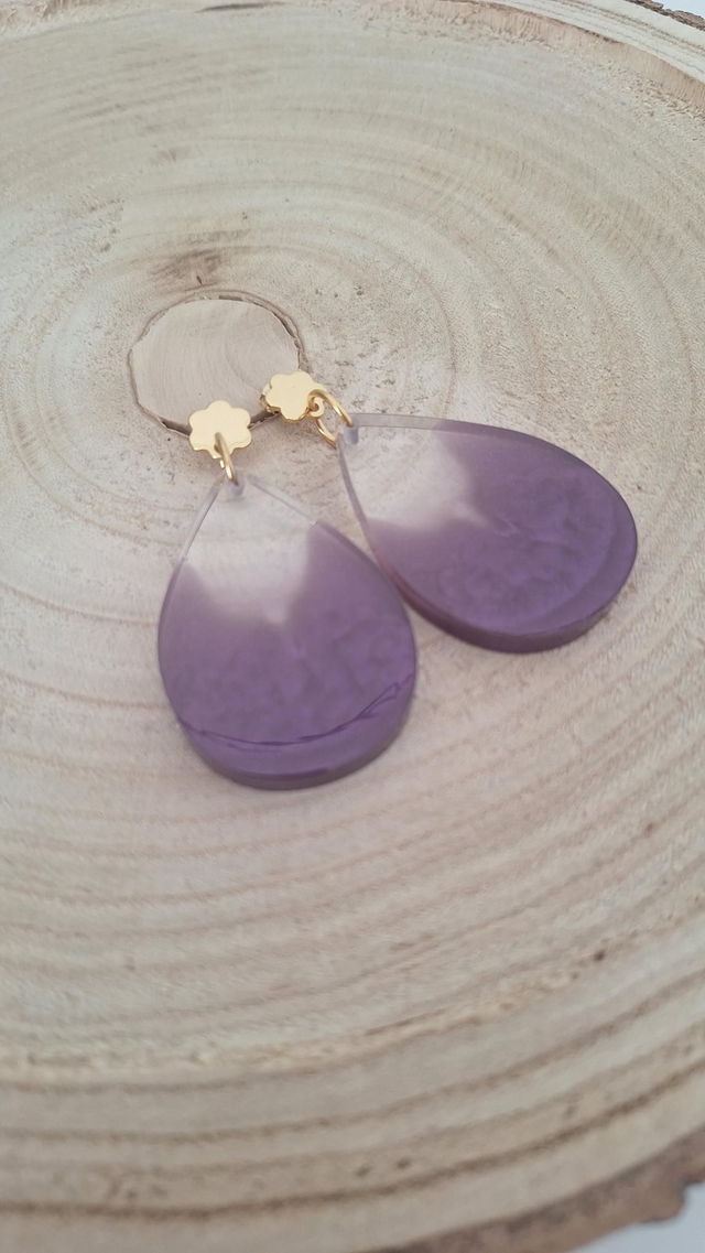 Boucles d&#039;oreilles grande gouttes violettes 