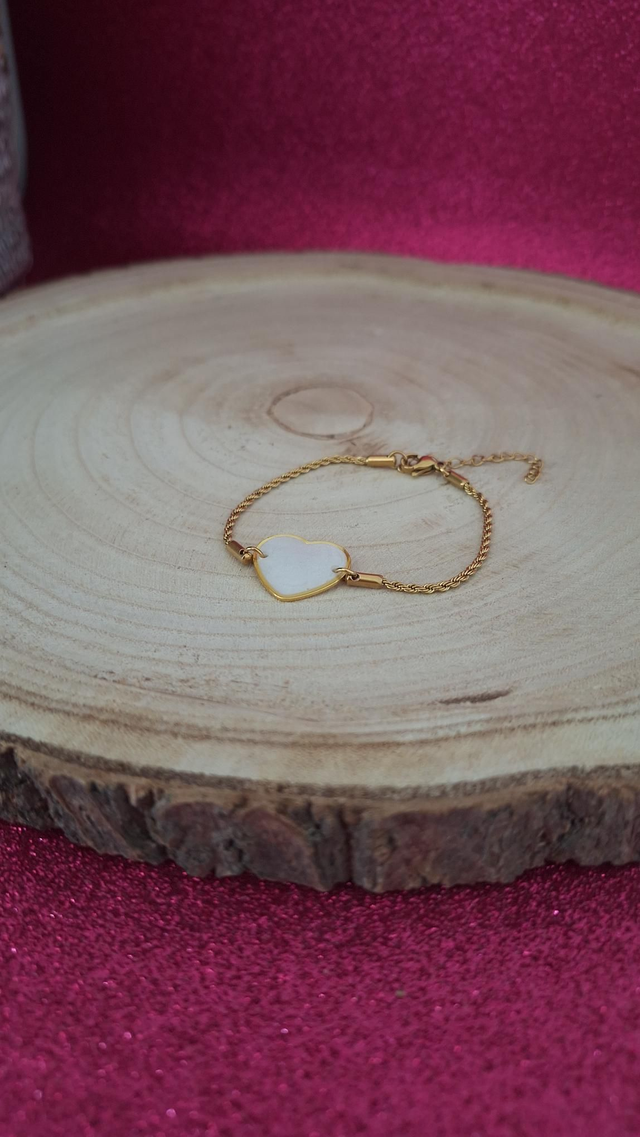 Bracelet doré torsadé cœur blanc 