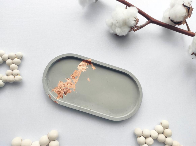 plateau béton - incrustation or rose