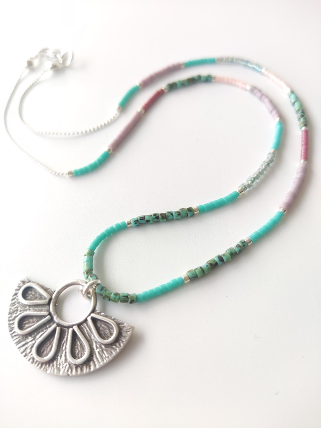 Collar turquesa colgante semicírculo plata