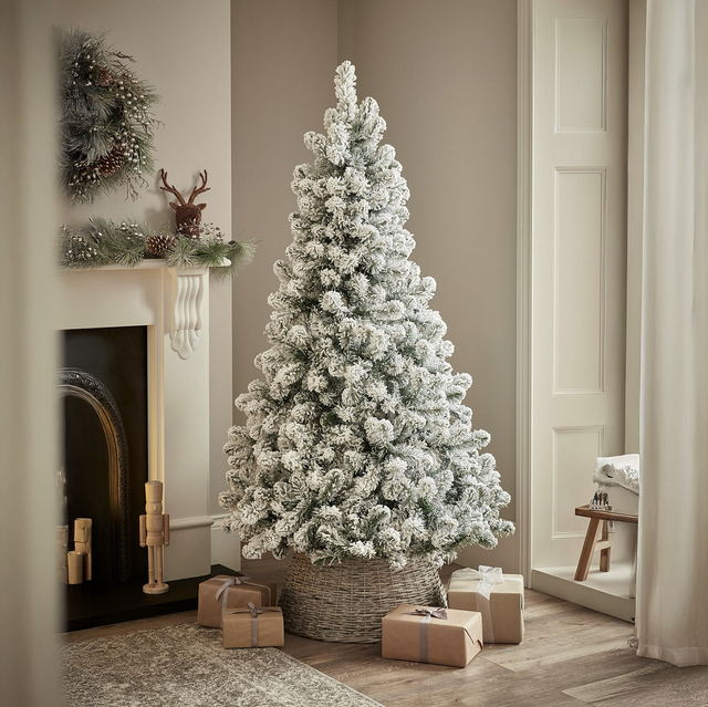 White 6ft Eliza Flocked Snowy Pine Christmas Tree