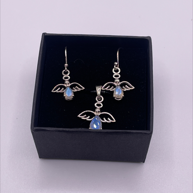 Rainbow Moonstone Pendant &amp; Earing Set Boxed