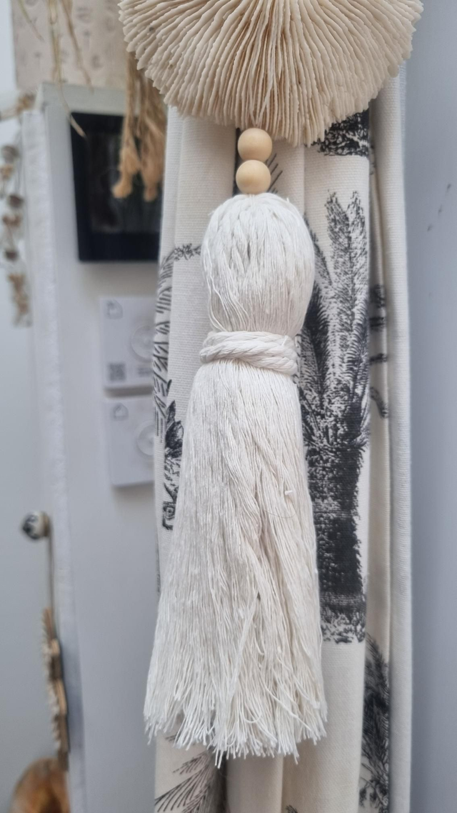 Embrasse corail pompon beige