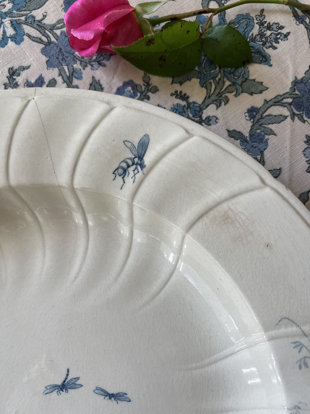 PLAT AUX OISEAUX 2 - Grand Plat Creux aux Oiseaux par la manufacture française de Gien - Terre de Fer