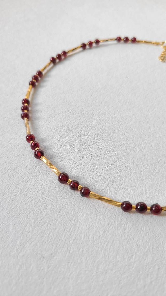Collier Grenat