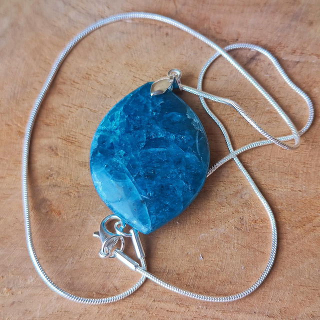Pendentif "Séléné" Apatite bleue AA