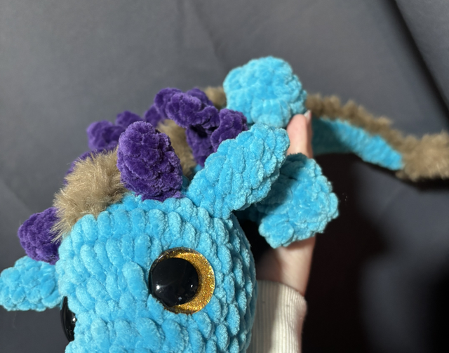 🟣🐉 Aurox – Le Dragon des Brumes Étoilées 🐉🟣