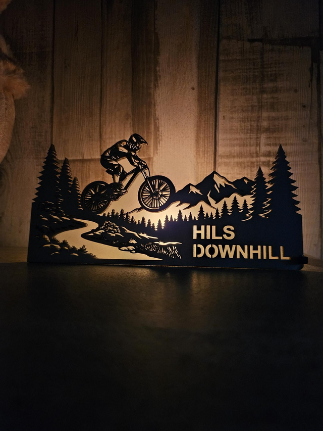 Hils Downhill - beleuchtete Deko aus Holz