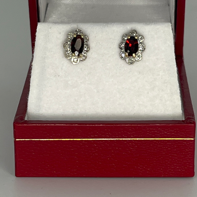 Vintage 9ct Gold Stud Earrings – White Sapphire &amp; Synthetic Garnet Stones