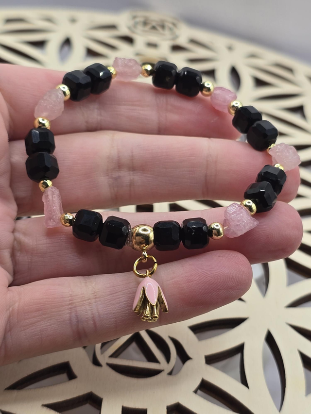 Bracelet Tourmaline rose brute et Onyx carré