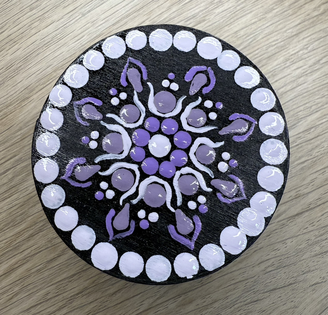 Ékszerdoboz 6cm átmérő, 4 cm magas