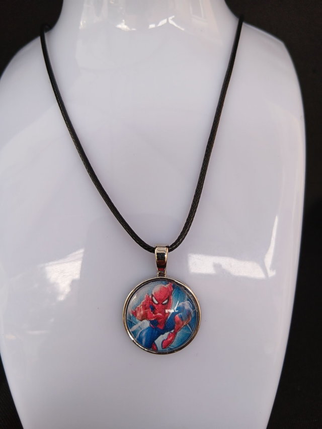 Collier Héros Préférés avec Cordon, Minnie, Mario, Spiderman et Plus !