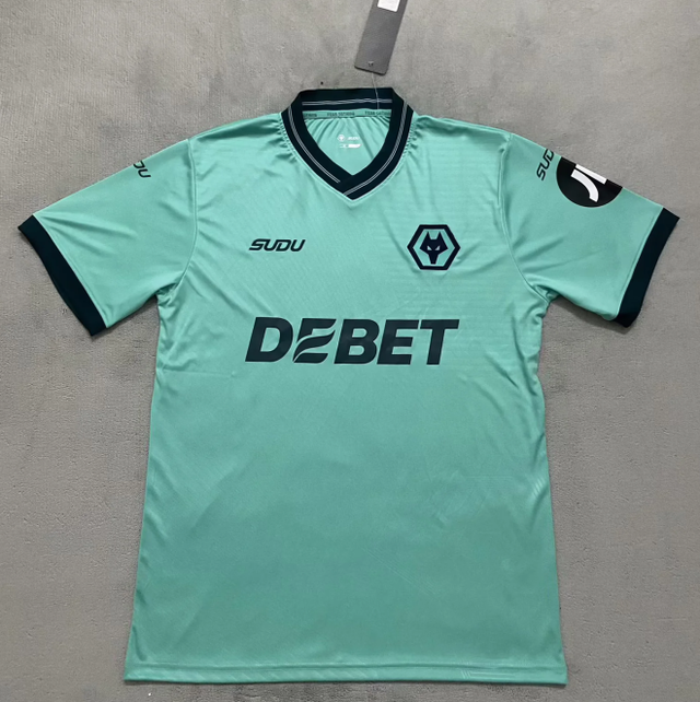 Segunda equipación Wolverhampton 25, 26