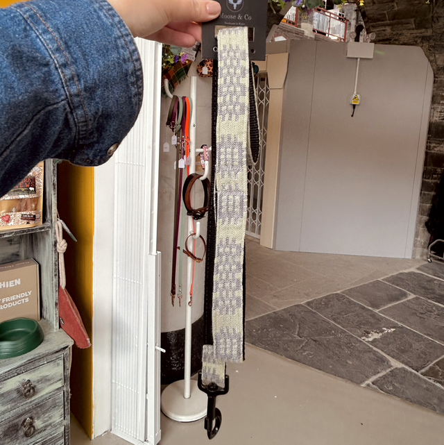 Moose &amp; Co Welsh Tapestry Blanket Design Dog Lead - Pale Green and Grey