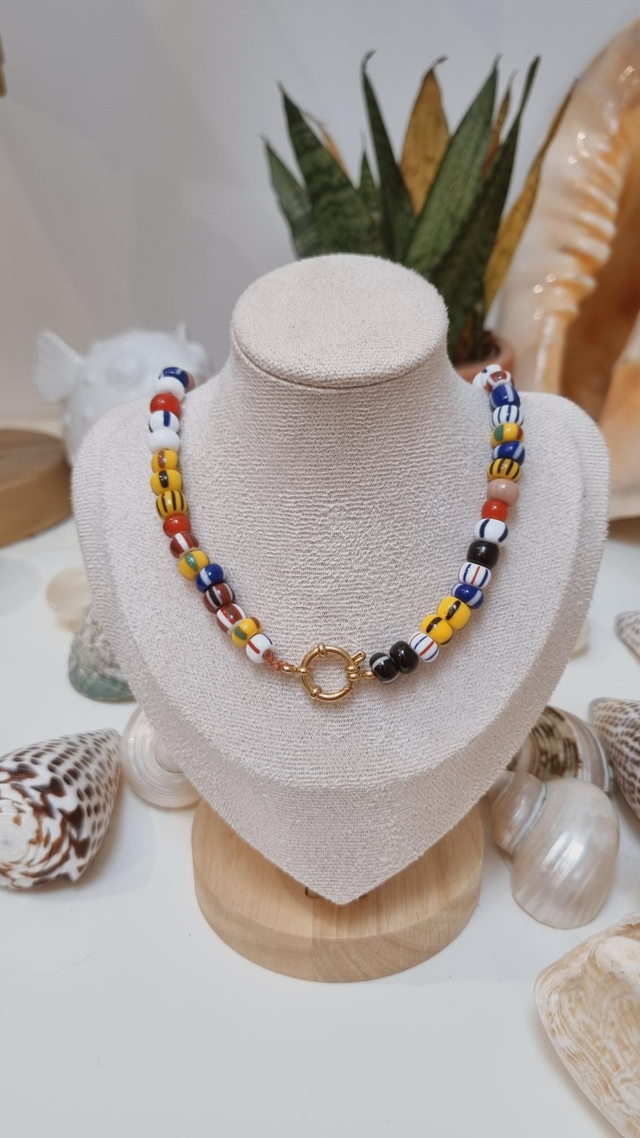 Collier perles de rocaille colorées - 9mm - fermoir doré 