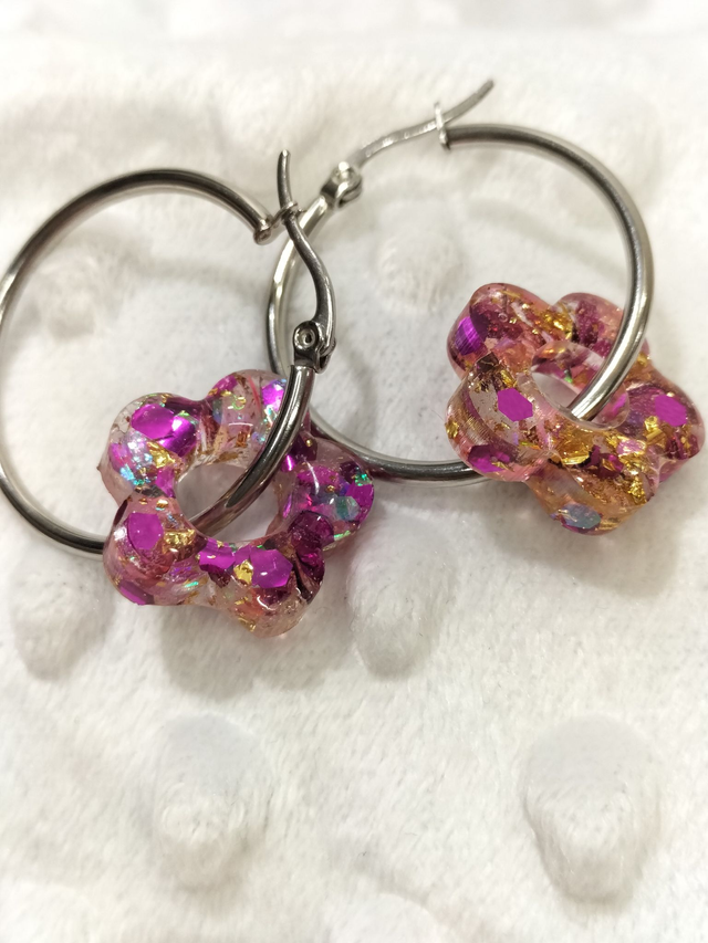 Créoles fleurs pailletées roses